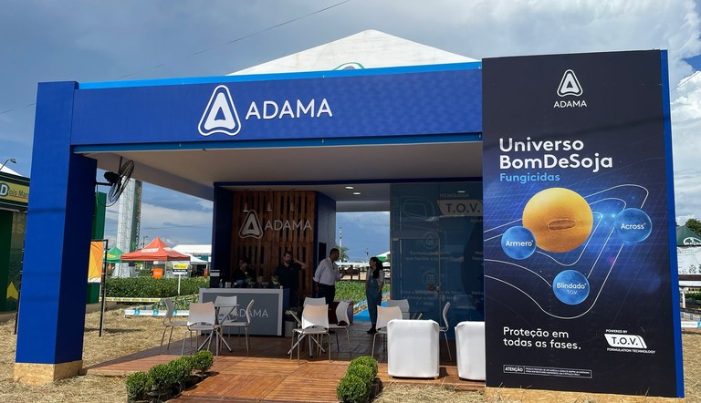 Estande da ADAMA no Show Safra e Farm Show