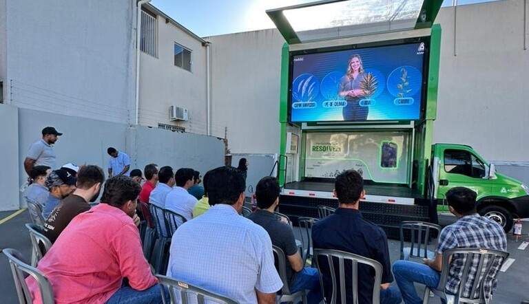 Truck "Herbicidas que Resolvem" da ADAMA