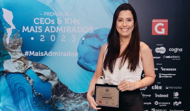 Josi Martins, diretora de Pessoas e Cultura da ADAMA, homenageada com o Prêmio RHs Mais Admirados
