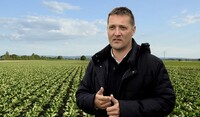 Christophe Biney dans les betteraves